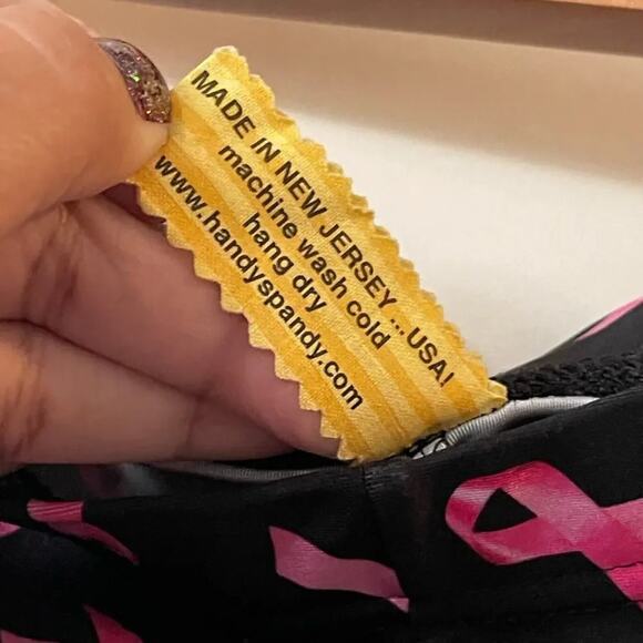 Handy Spandy Breast Cancer Ribbon workout Cropped Pants - EUC - L - Picture 5 of 5